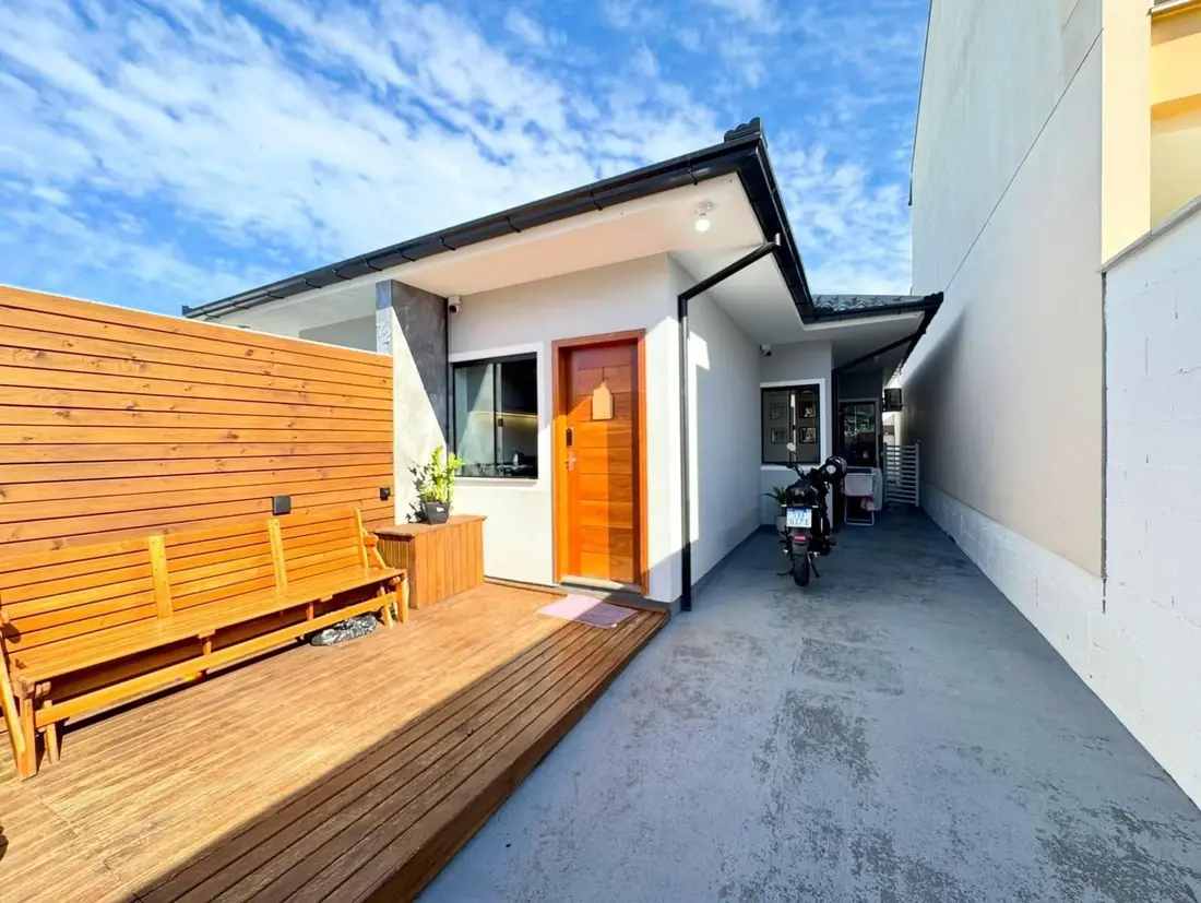 Linda casa, bairro Forquilhas, Loteamento Lisboa 3, São José/SC.